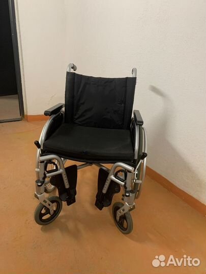 Инвалидная коляска складная бу