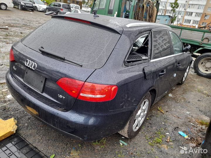 Заднее правое крыло audi a4 b8