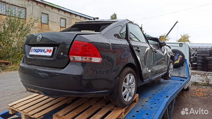 Ремень безопасности задний правый Volkswagen Polo Sedan (Mk5) 6RU857806braa