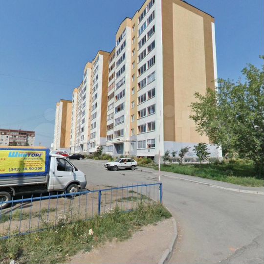 Снять комнату в екатеринбурге эльмаш. Ульяновская 11 Екатеринбург. Екатеринбург Ульяновская 11 квартира. Ульяновская 11 Екатеринбург фото. ЕКБ Ульяновская 13 кор а.