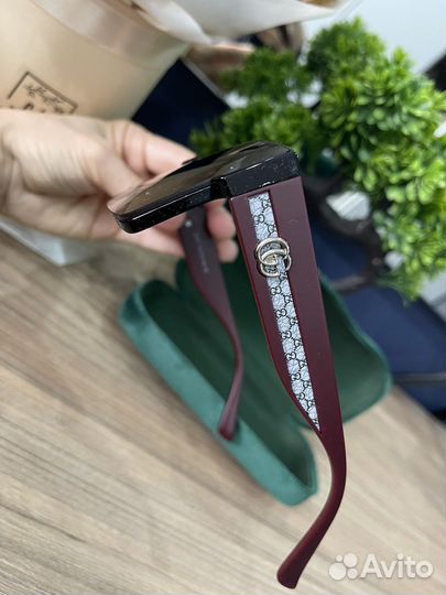 Солнцезащитные очки gucci