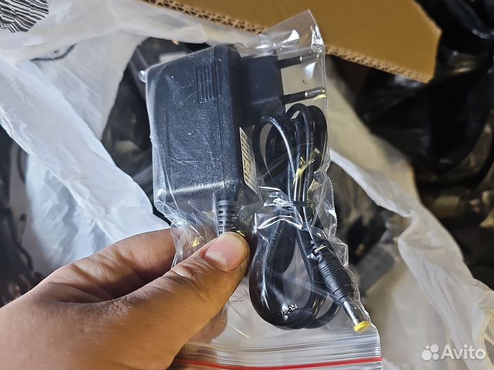 Сетевые адаптеры 85шт 12v 1a