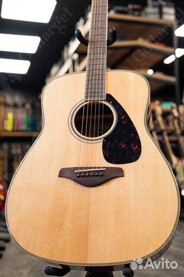 Yamaha FG820N