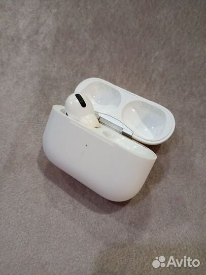 Airpods pro 1 левый наушник + кейс