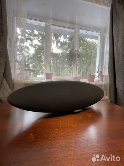 Bowers & Wilkins zeppelin wireless