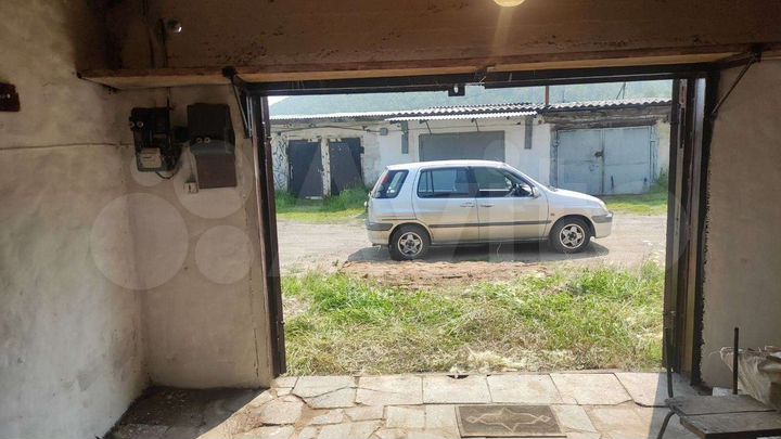 Гараж, > 30 м²