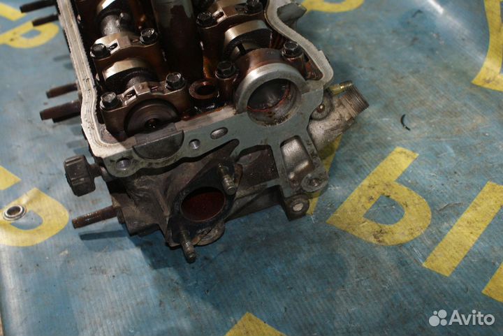 Головка цилиндров Toyota Avensis