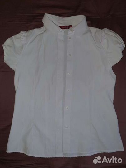 Продам рубашку белую школьную для девочки