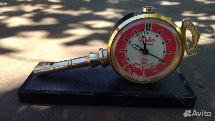Часы будильник СССР