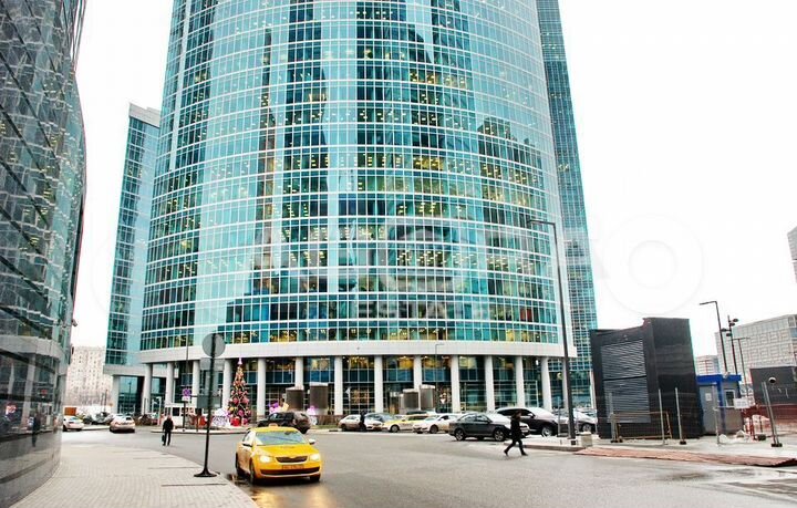 380 м2/Продажа торгового помещения в Башне 