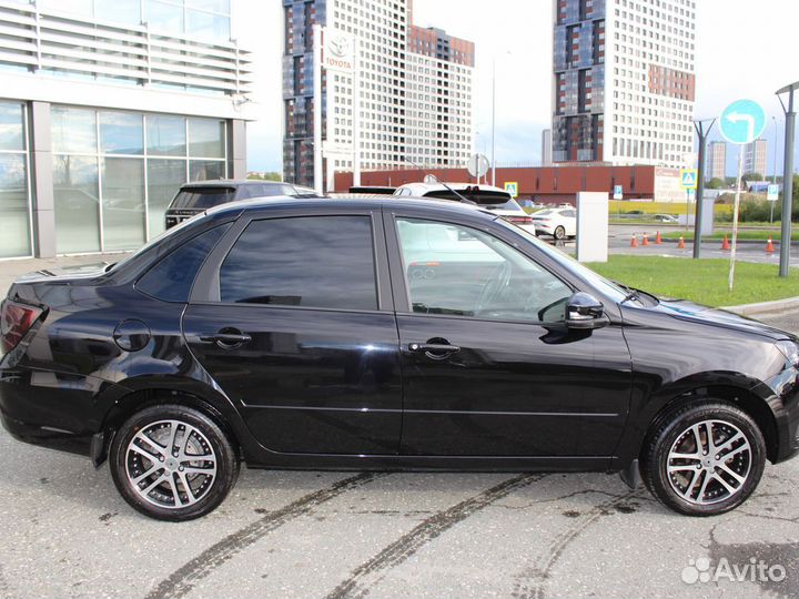 LADA Granta 1.6 МТ, 2022, 7 500 км