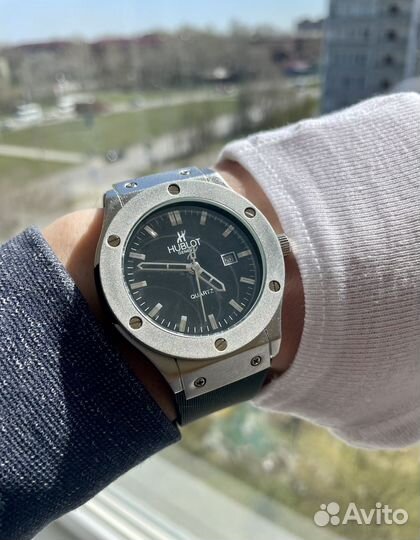 Часы мужские каарцевые Hublot