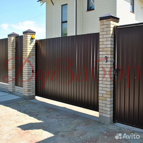 Забор из профлиста с воротами и калиткой в Джугбе