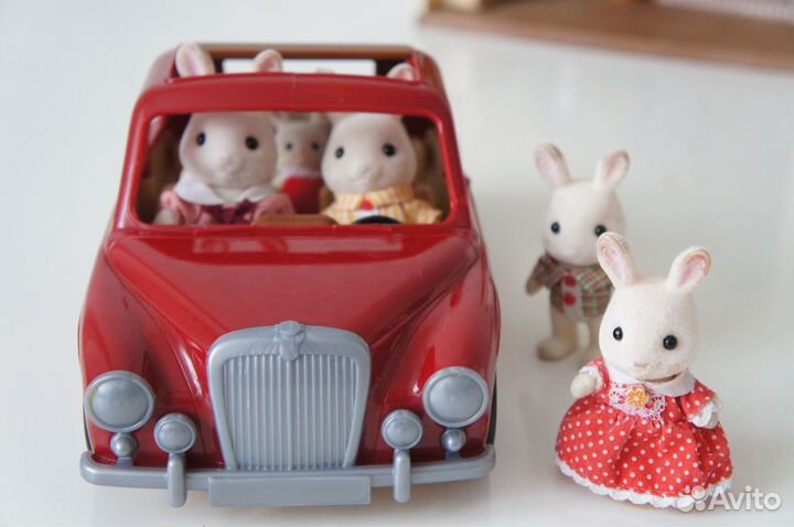 Sylvanian Families Семья крольчат и дом Марии
