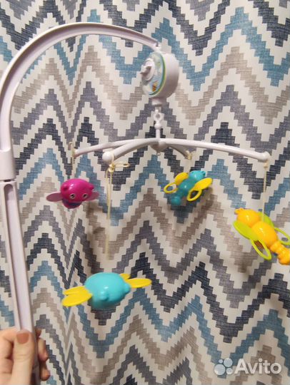 Музыкальный мобиль на кроватку / погремушки