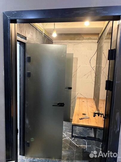 Дверь стеклянная межкомнатная