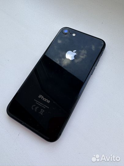 Телефон iPhone 8 64 gb