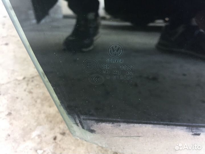 Стекло переднее правое Фольцваген Пассат В6 2006г