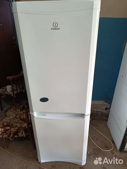 Холодильник indesit NO frost