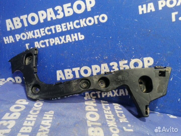 Крепление заднего бампера Ford Focus 3 седан 2012