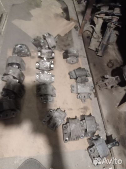 Подушки кпп Фольксваген гольф-4