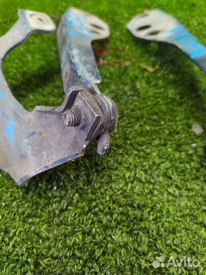 Петли капота Volvo V50