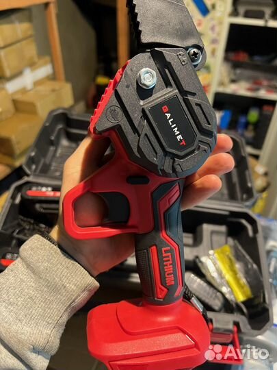 Пила,кусторез,сучкорез 2 аккумулятора