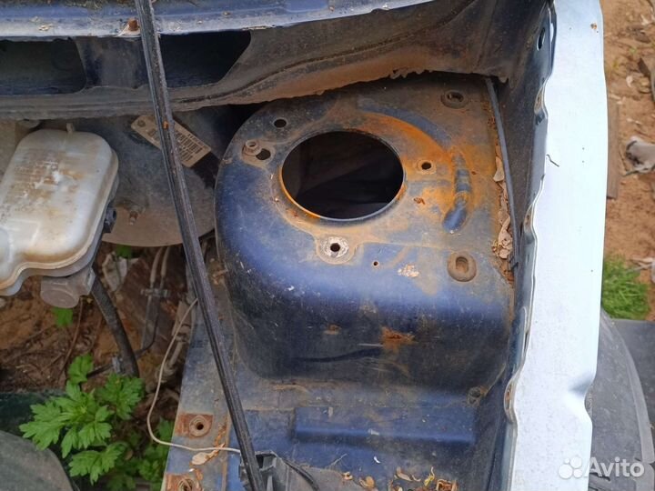 Стакан лонжерона Додж Караван 4