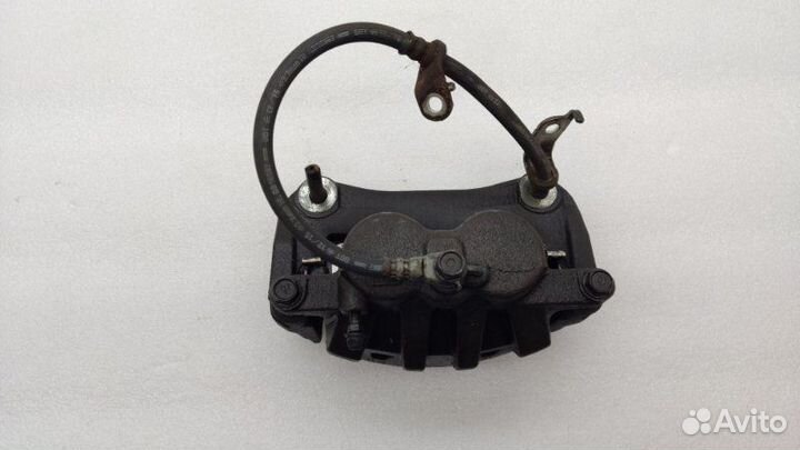 Суппорт тормозной передний правый Lexus Nx300H Z10