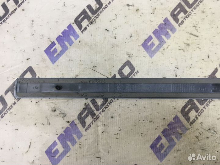 Молдинг задней правой двери Форд Фокус 2 универсал