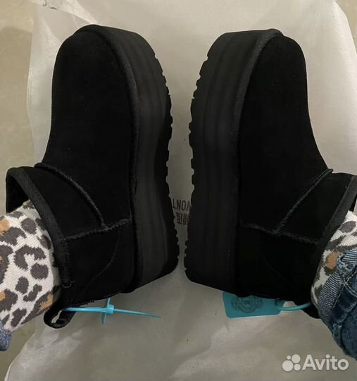 Ugg ultra mini platform Black Poizon