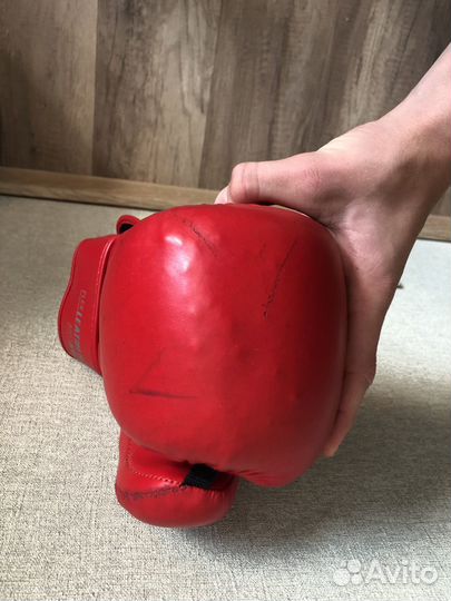 Боксерские перчатки