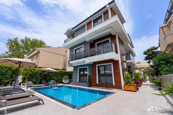 Эксклюзивный отель на первой береговой