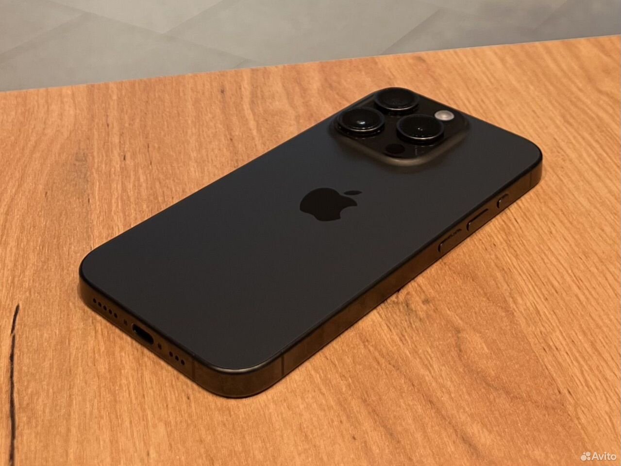 iPhone 15 Pro, 256 ГБ, eSIM