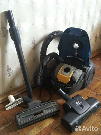 Пылесос LG V-C3G63STU 1600W на запчасти