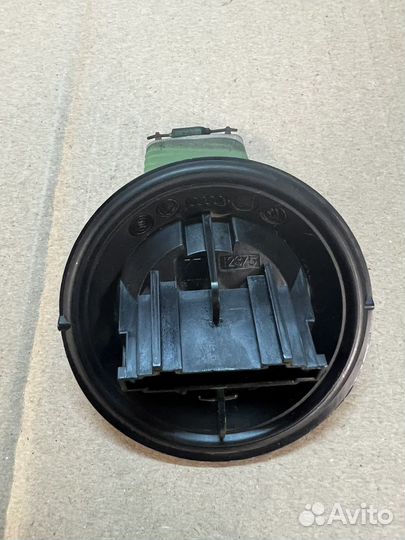 Реостат печки Skoda Rapid/ VW Polo 6R