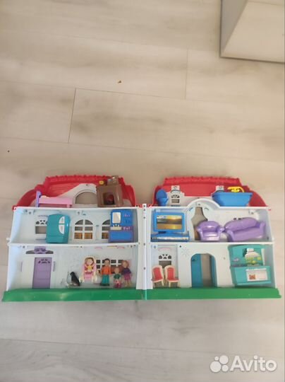 Кукольный домик с мебелью и куклами