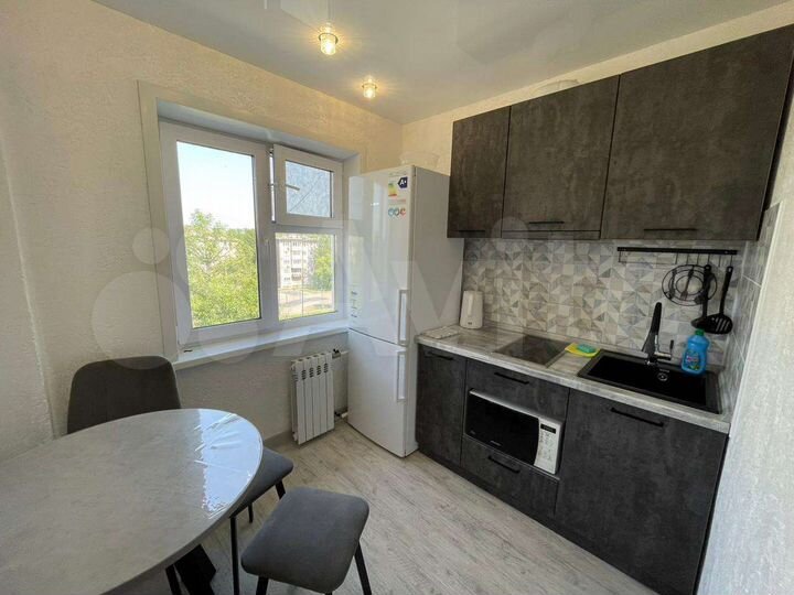 2-к. квартира, 49 м², 5/5 эт.