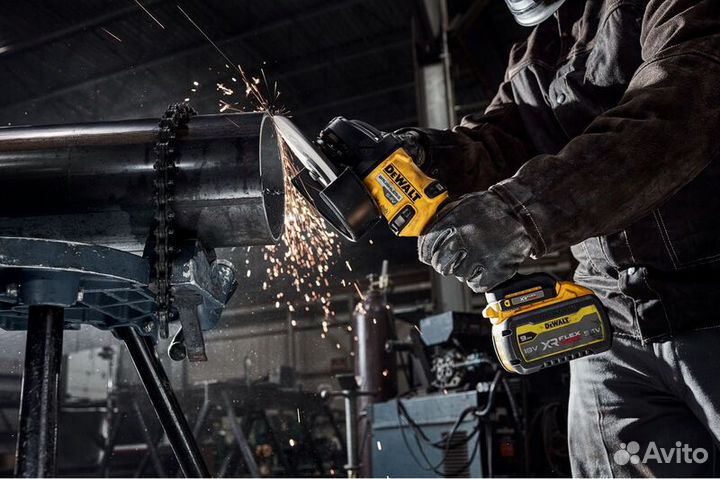 Шлифмашина угловая DeWalt DCG440N 54V без аккумулятора