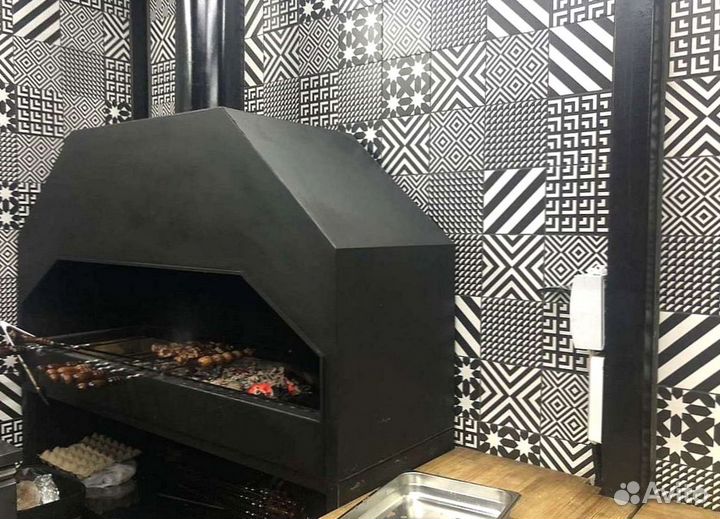 Мангал с огнестойким кирпичом и вытяжкой