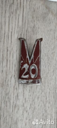 Эмблема Газ-М20 