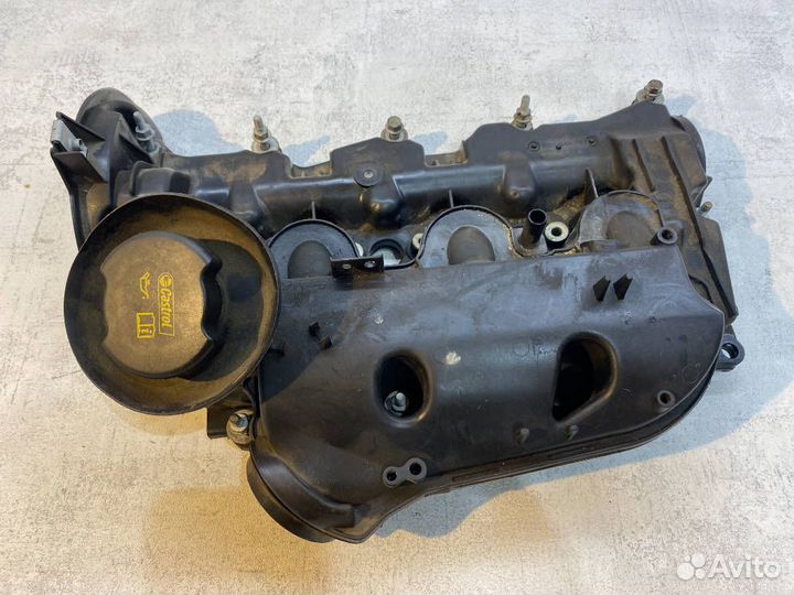 Крышка клапанная land rover 2.7 Discovery 3 правая