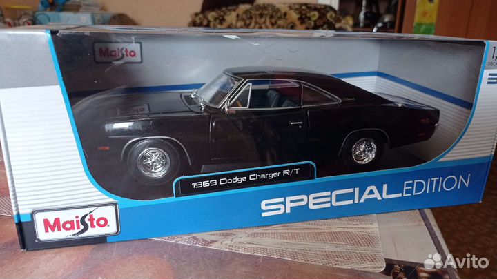 Dodge charger модель 1:18