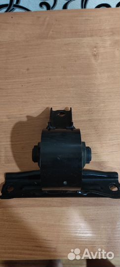 Подушки/опоры левая правая Lancer x 1.5 МКПП