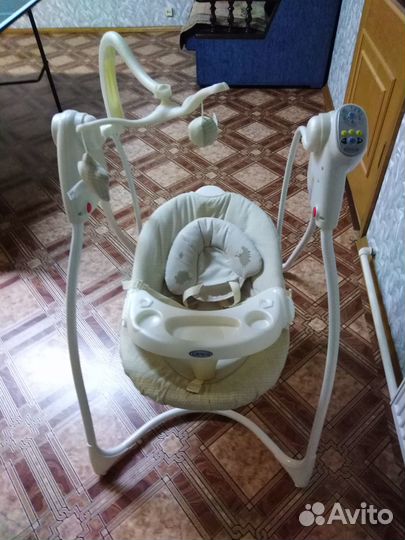 Детские электронные качели Graco Lovin Hug Swing