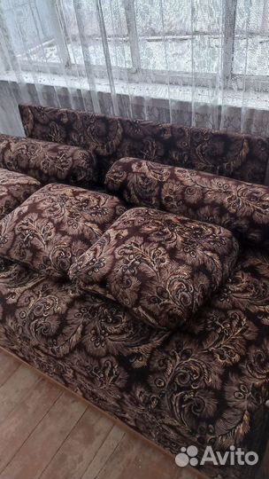 Диван роритетный сделанный в 50 годы