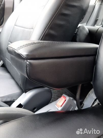 Подлокотник Huyndai Accent