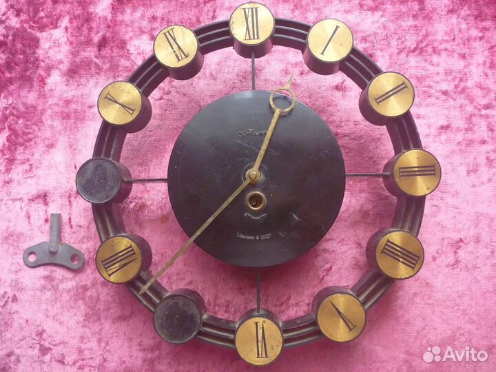 Часы будильники и настенные СССР