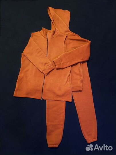 Костюм тройка