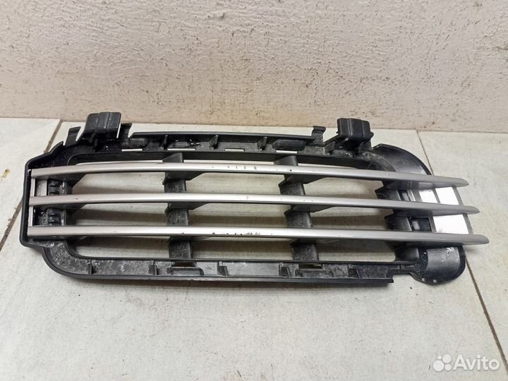 Решетка бампера Ленд Ровер